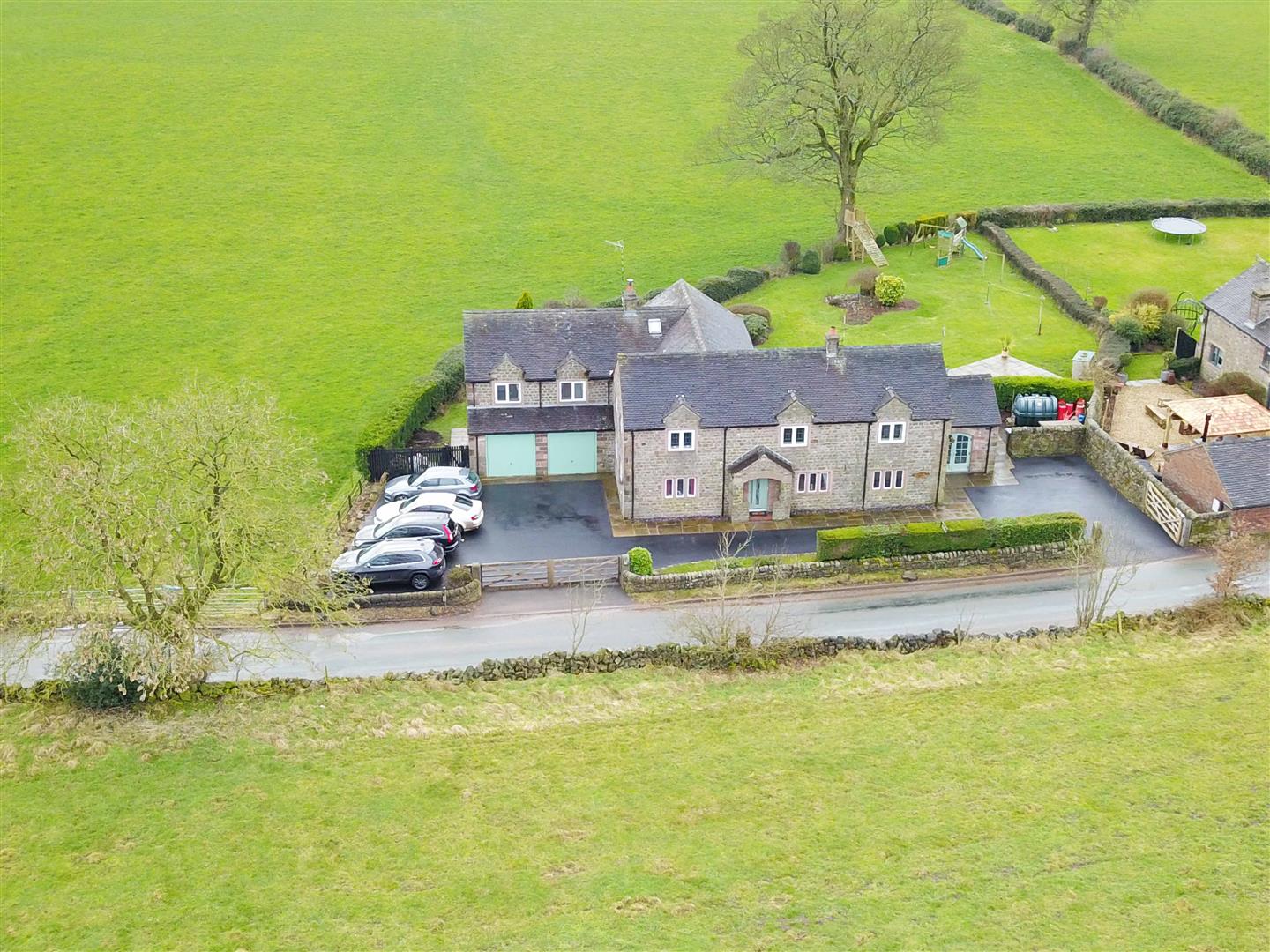 5 bed property in Park Lane, Stoke-On-Trent